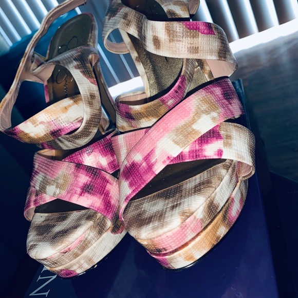 Heels - Picture 3 of 3